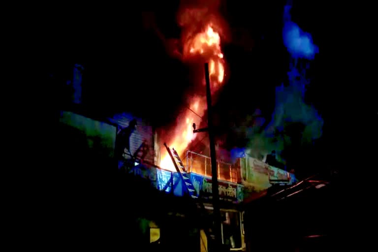 massive fire in chaigaon kamrup assam etv bharat news