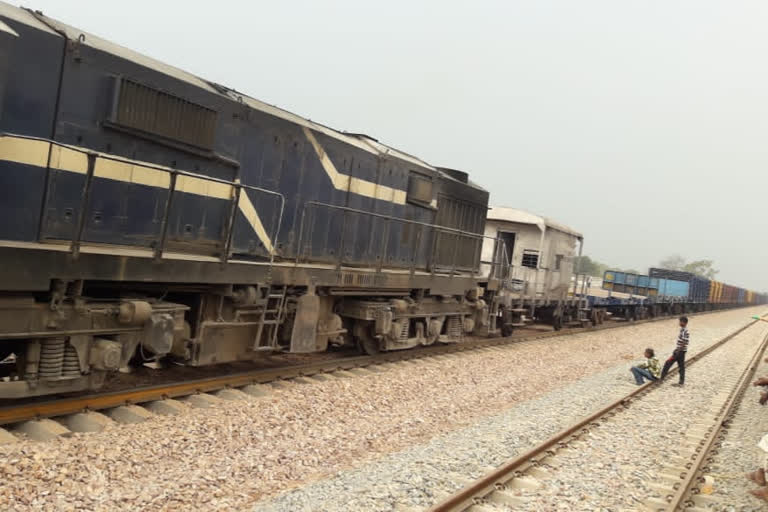 चित्तौड़गढ़ की ताजा हिंदी खबरें, Mavli Broad Gauge Track