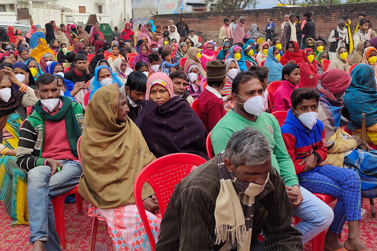 maulana abul irfan nadwi society distributed blanket of needy in jaunpur