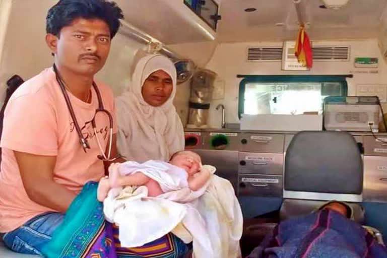 Woman gives birth to baby in ambulance