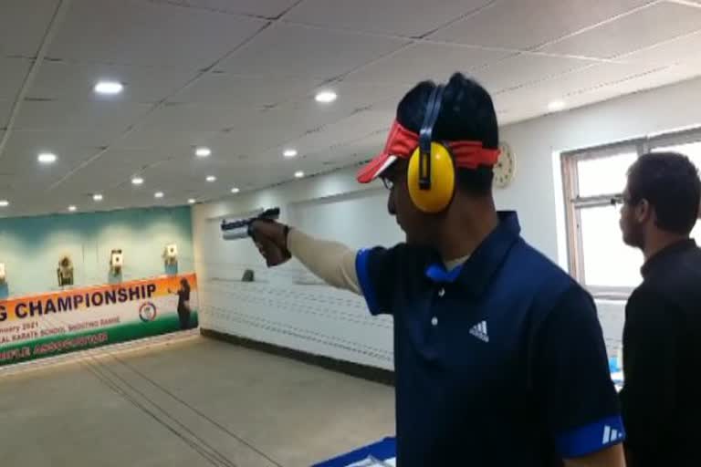 Twenty-two contestants took part in the 10-meter air pistol in shooting championship