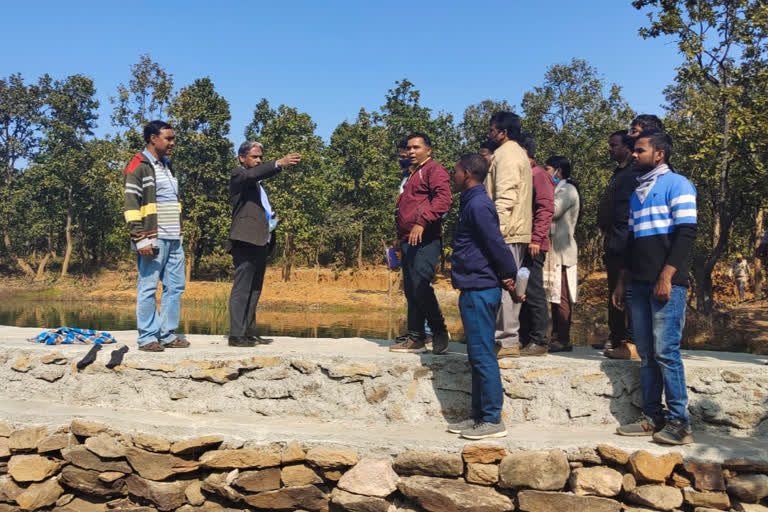 central-rural-development-department-official-inspects-water-harvesting-projects-in-ramgarh