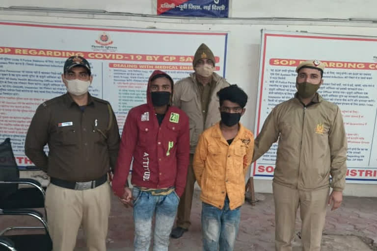 Two arrested for robbing vegetable vendor in Kalindi Kunj area of Delhi