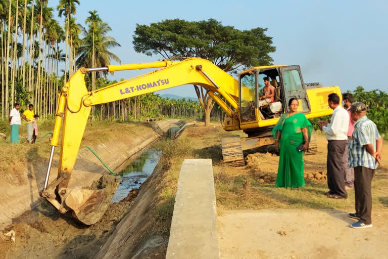 Shimoga and Davangere Farmers started dredging the canal