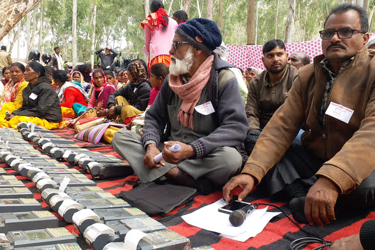 ration dealers perform with e-pos machine in lohardaga