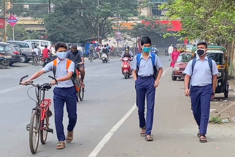 वसई, विरारमध्ये तब्बल 9 महिन्यानंतर शाळेला सुरुवात