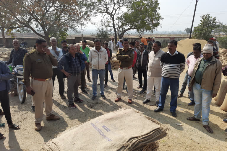 Tehsildar inspected Jabera Paddy Procurement Center