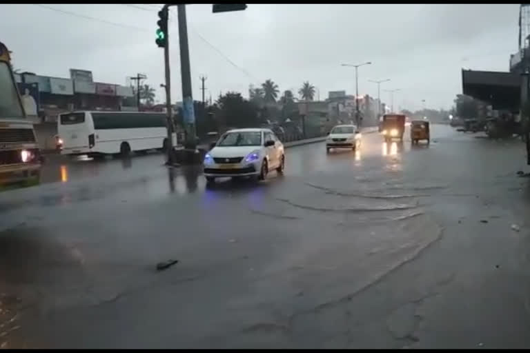 Widespread rains in Chennai and suburbs People suffering