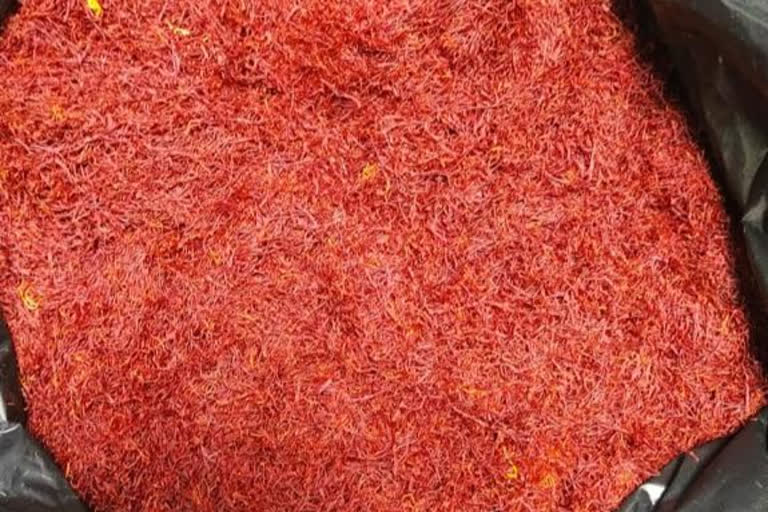 Delhi Custom arrested two Afghan passengers, seized 60 kg of saffron