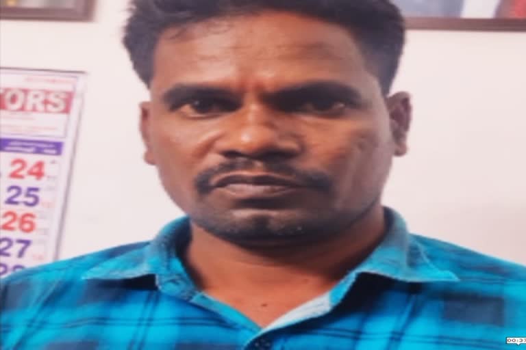 Auto driver arrested for sexually abusing girl  Auto driver arrested under pocso act for sexually abusing girl  pocso act  சிறுமிக்கு பாலியல் வன்கொடுமை  ஆட்டோ ஓட்டுநர் போக்சோவில் கைது  போக்சோ சட்டம்  ஆட்டோ ஓட்டுநர்