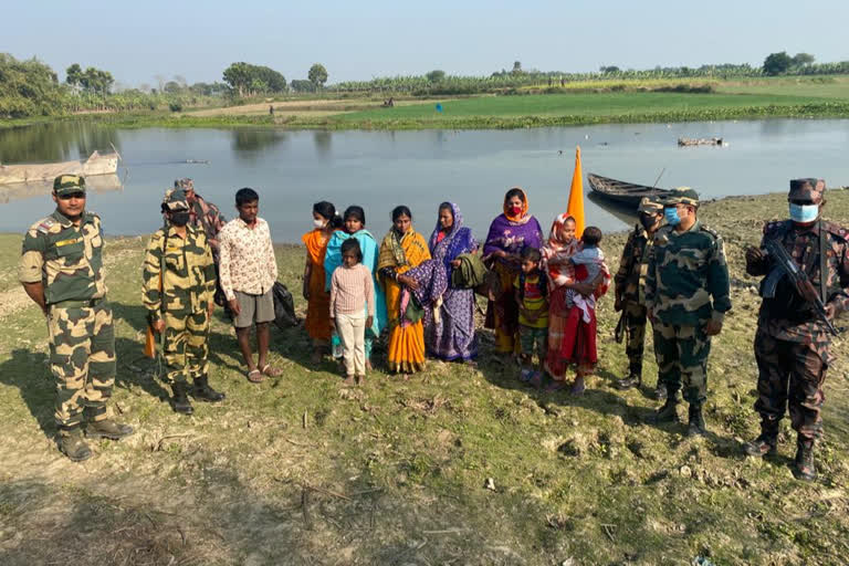 BSF caught 9 Bangladesh people who crossing border illegally