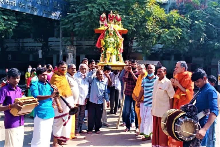 Devotees presented a statue of Anjaneya to a temple in Tallagadda, Hyderabad