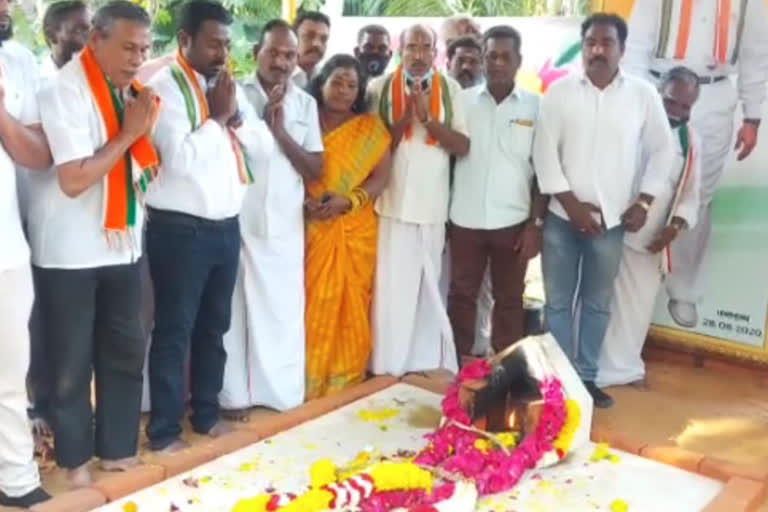 Tamilnadu congress general secretary vijay vasanth tributte his father