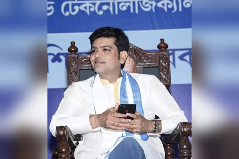 Laxmiratan Shukla resigns