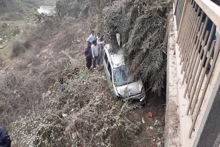 सड़क हादसे में प्रधान पुत्र समेत दो की मौत