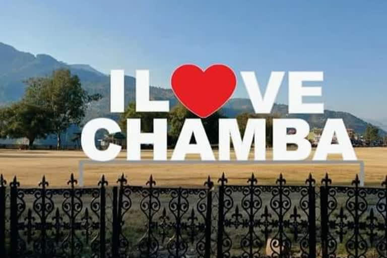 Love chamba selfie point.