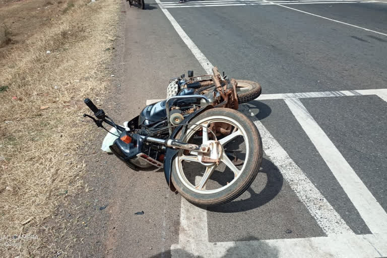 Accident between truck and bike in Dharwad