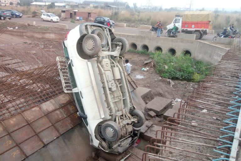 solan bridge Car fell down