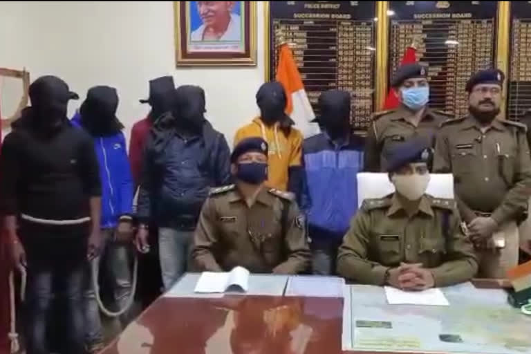 Seven robbers arrested