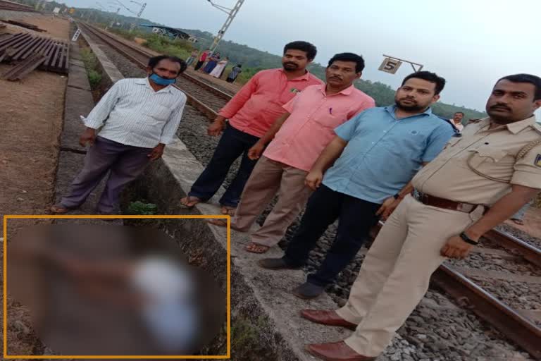 labour dies during crossing thr railway track