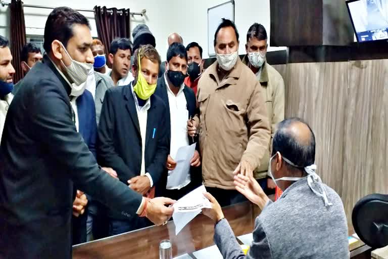 collector Nannumal Pahadia, Bahrod news, alwar news, collector inspected various offices in Bahrod, किसान आंदोलन का लिया जायजा, अलवर की ताजा खबर, बहरोड़ न्यूज