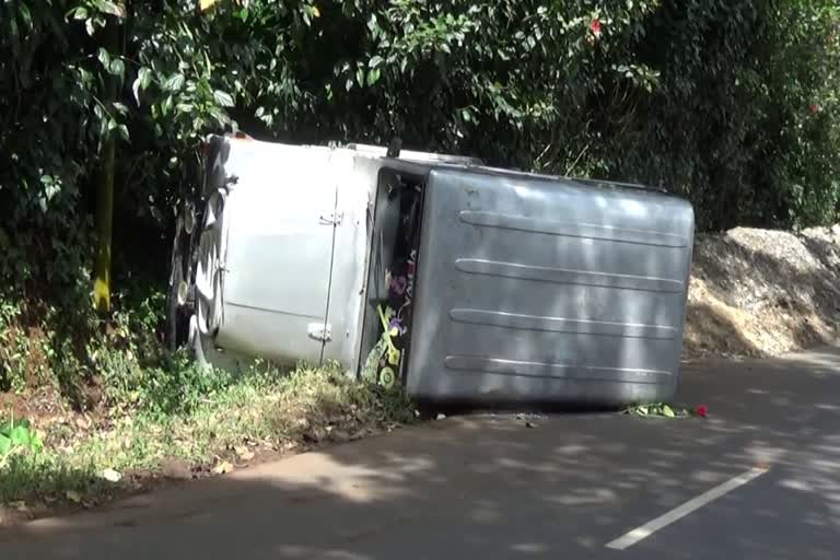 More than 20 plantation workers died in ten years  vehicle accidents in idukki  idukki  idukki local news  ഇടുക്കി  പത്ത് വര്‍ഷത്തിനിടെ മരിച്ചത് ഇരുപതിലധികം തോട്ടം തൊഴിലാളികള്‍  ഇടുക്കി പ്രാദേശിക വാര്‍ത്തകള്‍