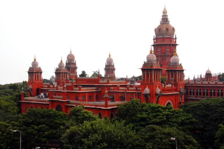 சென்னை உயர்நீதிமன்றம் தேர்தல் ஆணையம் பதிலளிக்க உத்தரவு  Chennai High Court orders Election Commission to respond  postal ballot system lead to fake vote, notice to EC, MHC  postal ballot system order  postal ballot system Chennai High Court order  தபால் வாக்கு அளிக்க உத்தரவு  தபால் வாக்கு  சென்னை உயர்நீதிமன்றம்