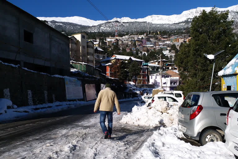 life Disrupted after snowfall in Kinnaur