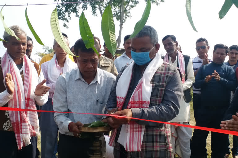 গোলাঘাটৰ আইটনীয়া মিৰিগাঁৱত সৌৰ ফেন্সিং প্ৰকল্পৰ আধাৰশিলা স্থাপন