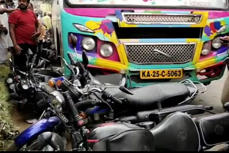 Tumkur A private bus crashed on two-wheeled vehicles