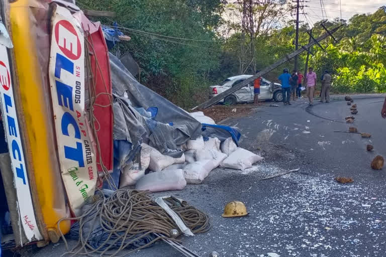 Young woman died, Young woman died in road accident, Young woman died in road accident at Shivamogga, Shivamogga crime news, ಯುವತಿ ಸಾವು, ರಸ್ತೆ ಅಪಘಾತದಲ್ಲಿ ಯುವತಿ ಸಾವು, ಶಿವಮೊಗ್ಗ ರಸ್ತೆ ಅಪಘಾತದಲ್ಲಿ ಯುವತಿ ಸಾವು, ಶಿವಮೊಗ್ಗ ಅಪರಾಧ ಸುದ್ದಿ,