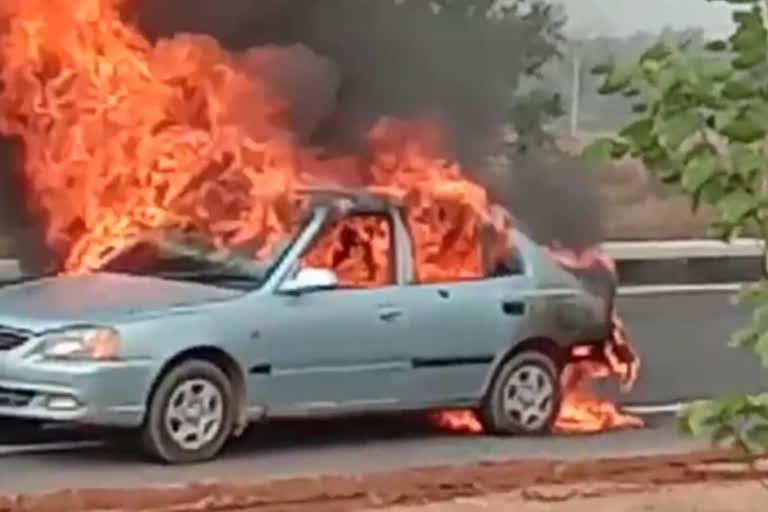 the car burned on national highway at kyasamballi village in kamareddy district