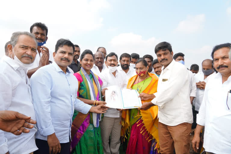 housing plots distribution in pedaparimi