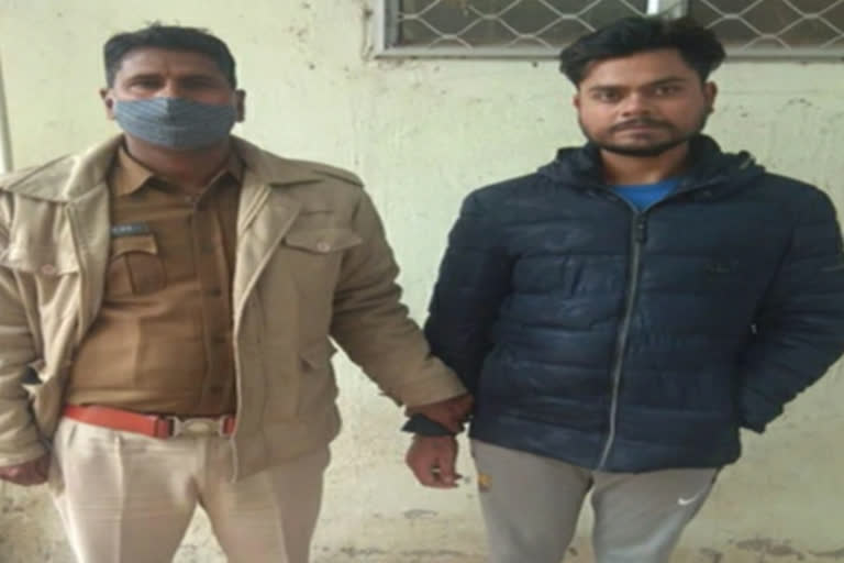 accused arrested, molestation of boy in Kalwa