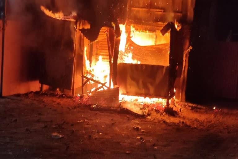 fire-caught-in-three-small-shops-in-dumka