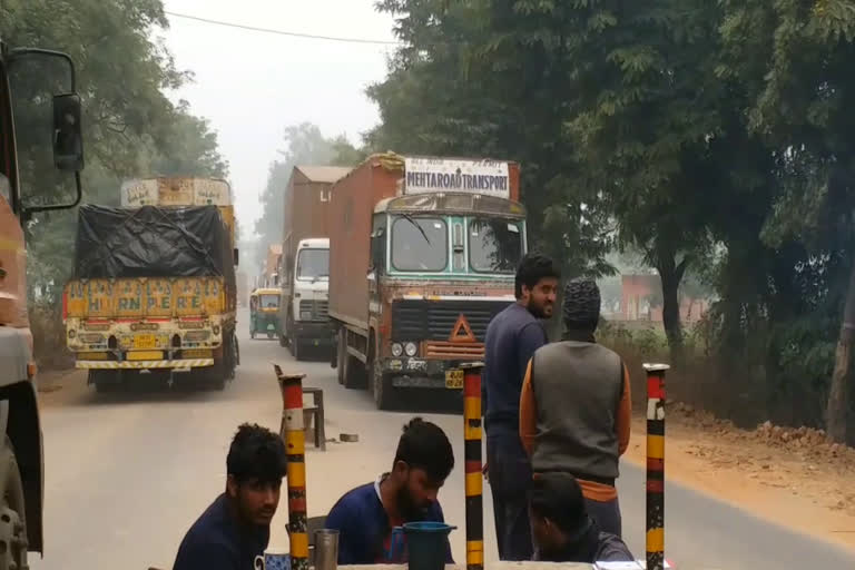 Hodal Nuh road jammed due to farmer protest in palwal