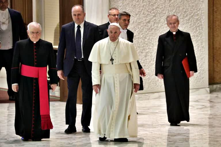 Pope Francis astonished by violence at US Capitol