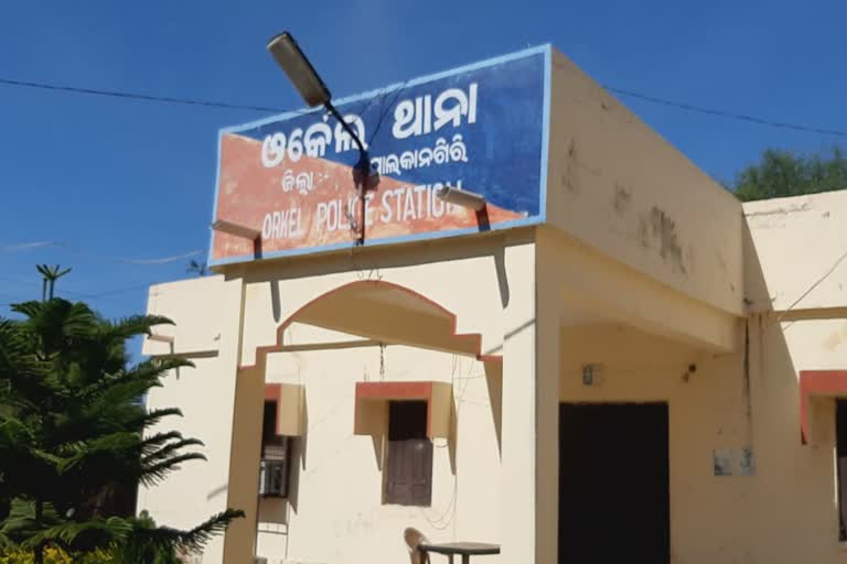 ଚୋରାରେ ଗଞ୍ଜେଇ ଚାଲାଣ ପଣ୍ଡ