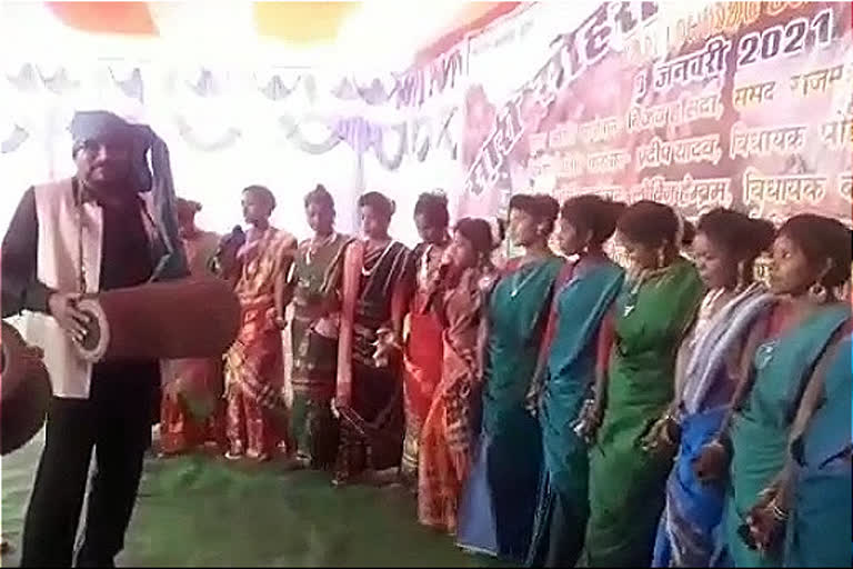 Sohrai ceremony organized at Godda College