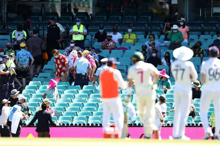 Hussey, Warne slam SCG crowd racial abuse