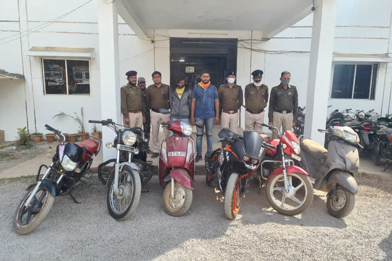 6 motorcycles stolen in bastar