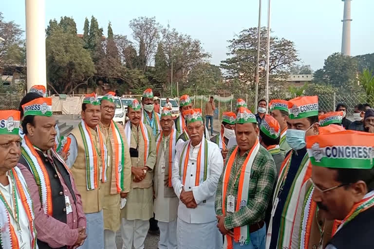 chhattisgarh-congress-committee-leaves-for-wardha-for-sevagram-training