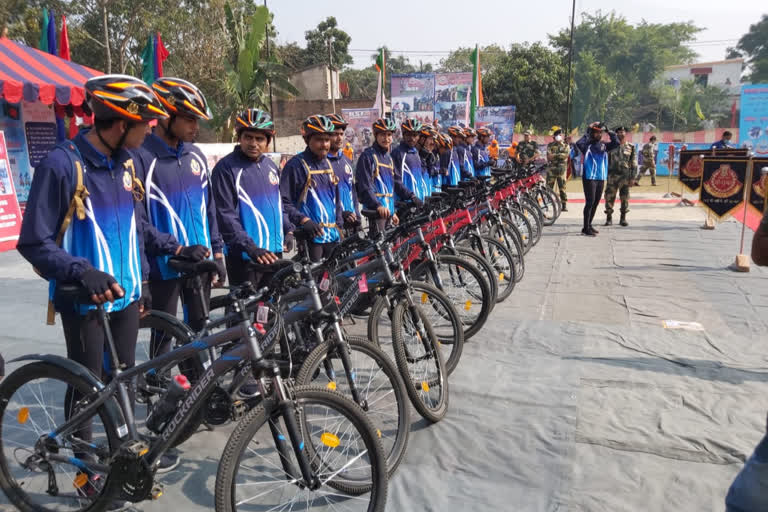 ভাৰত-বাংলাদেশৰ বন্ধুত্ব স্থাপনৰ উদ্দেশ্যে চাইকেল ৰেলী