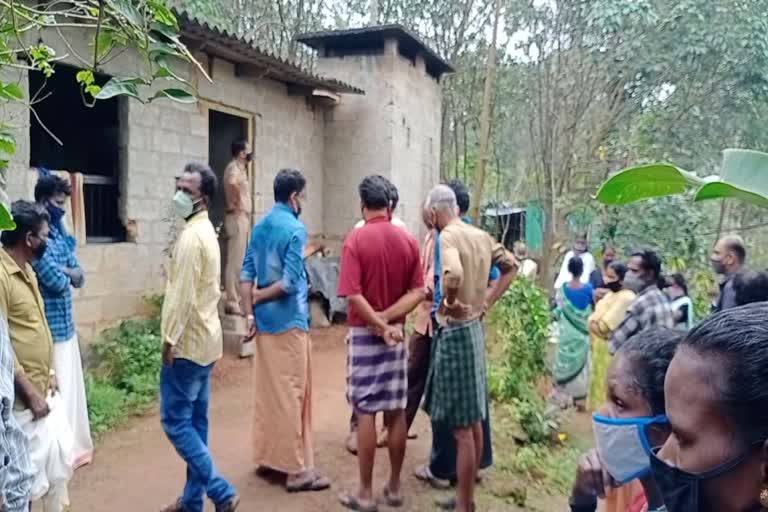 man killed father in kollam  kollam  kollam crime news  crime news  crime latest news  kollam local news  അഞ്ചലിൽ മകൻ അച്ഛനെ കൊലപ്പെടുത്തി  കൊല്ലം പ്രാദേശിക വാര്‍ത്തകള്‍  കൊല്ലം