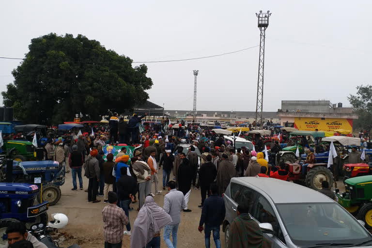 farmers tractor march past yamunanagar