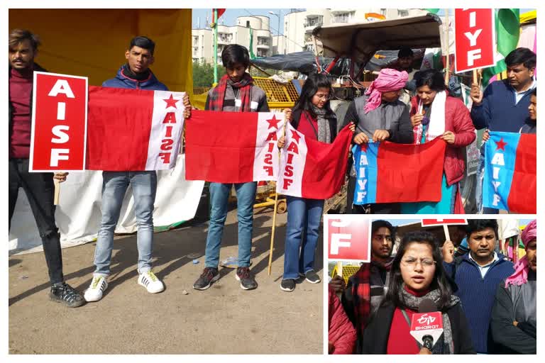 Farmers sitting on strike on Delhi-Noida border,  Students gave support