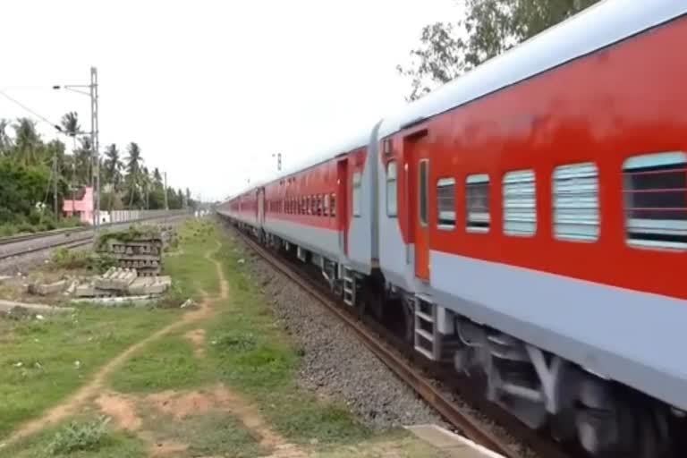 south-east-central-railway-increases-additional-sleeper-coaches-in-4-special-trains