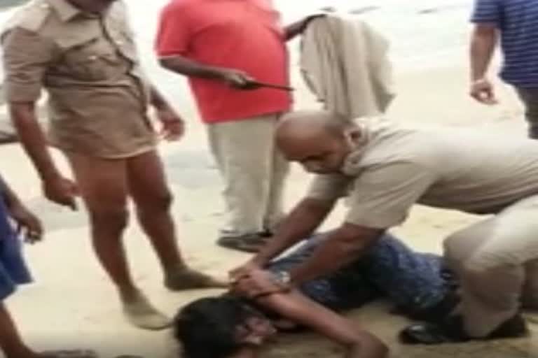 Someshwara Beach  Coast Guard Police  Rescue girl from Drowning  സോമേശ്വര ബീച്ച്  മംഗലാപുരം  കോസ്റ്റ് ഗാർഡ് പൊലീസ്