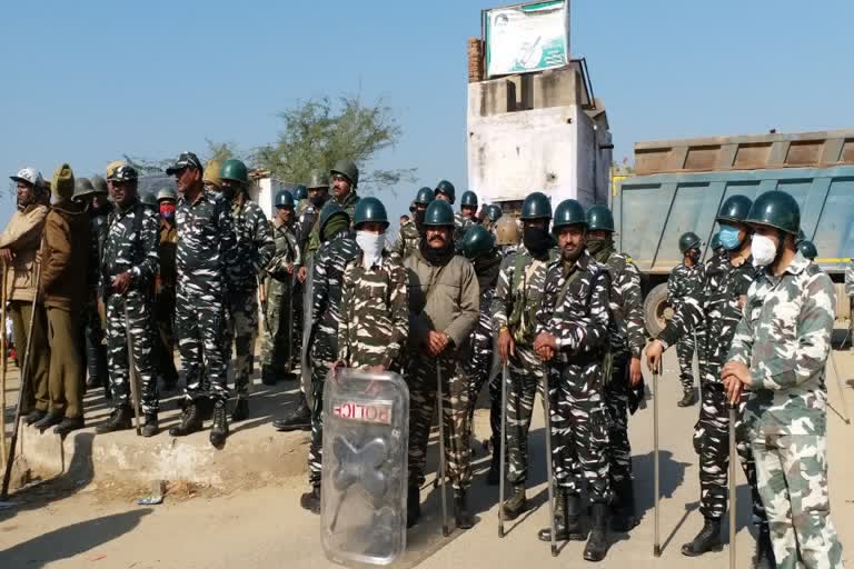 crpf stopped farmers coming from rajasthan on sunhera border in nuh