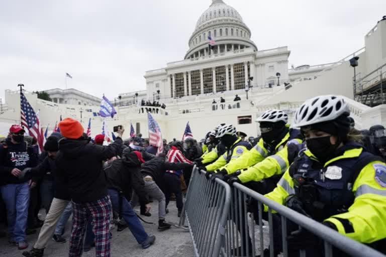 Discovery of pipe bombs in DC obscured by riot at Capitol